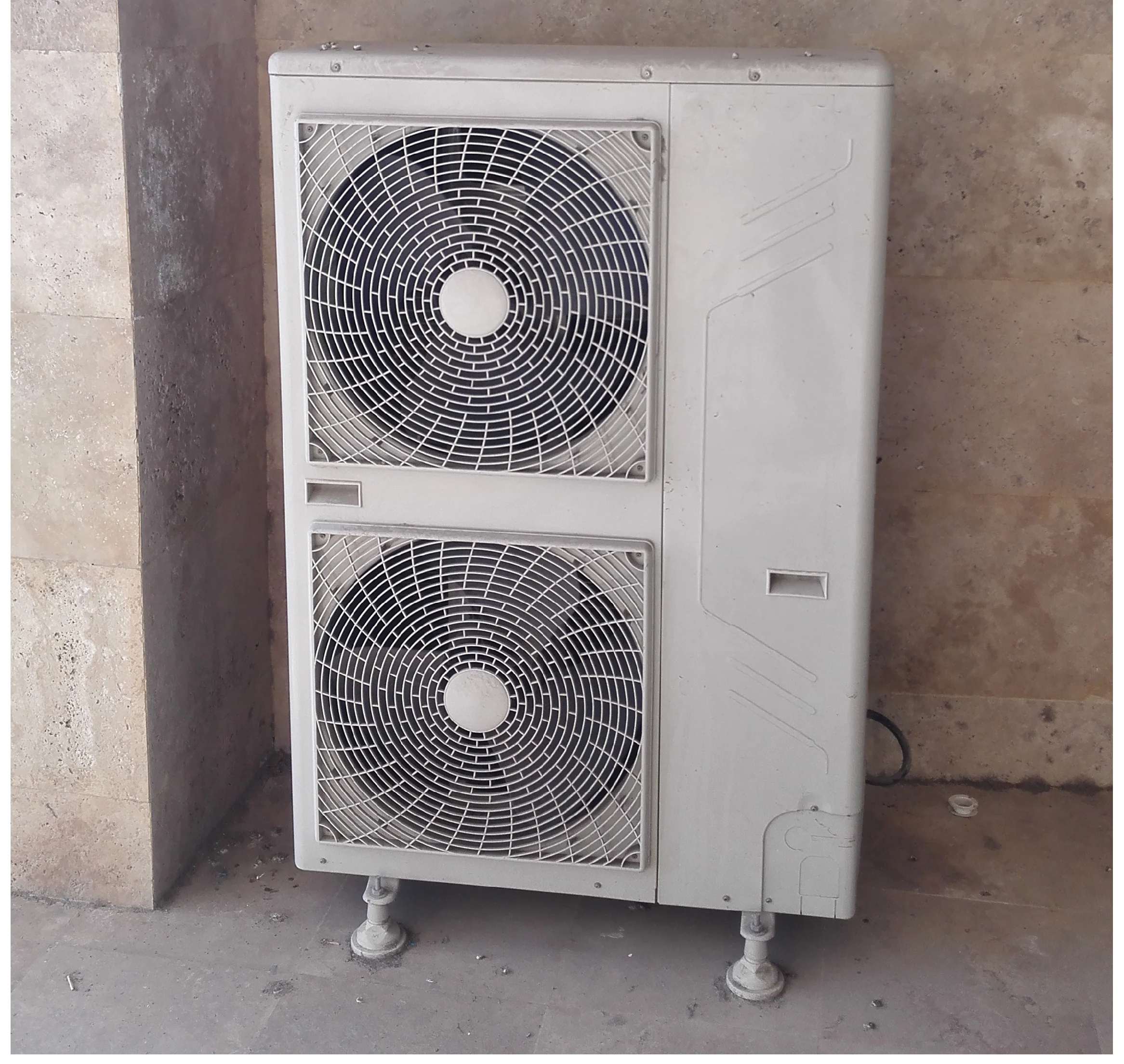 An independent Mini-VRF outdoor condenser for every unit.