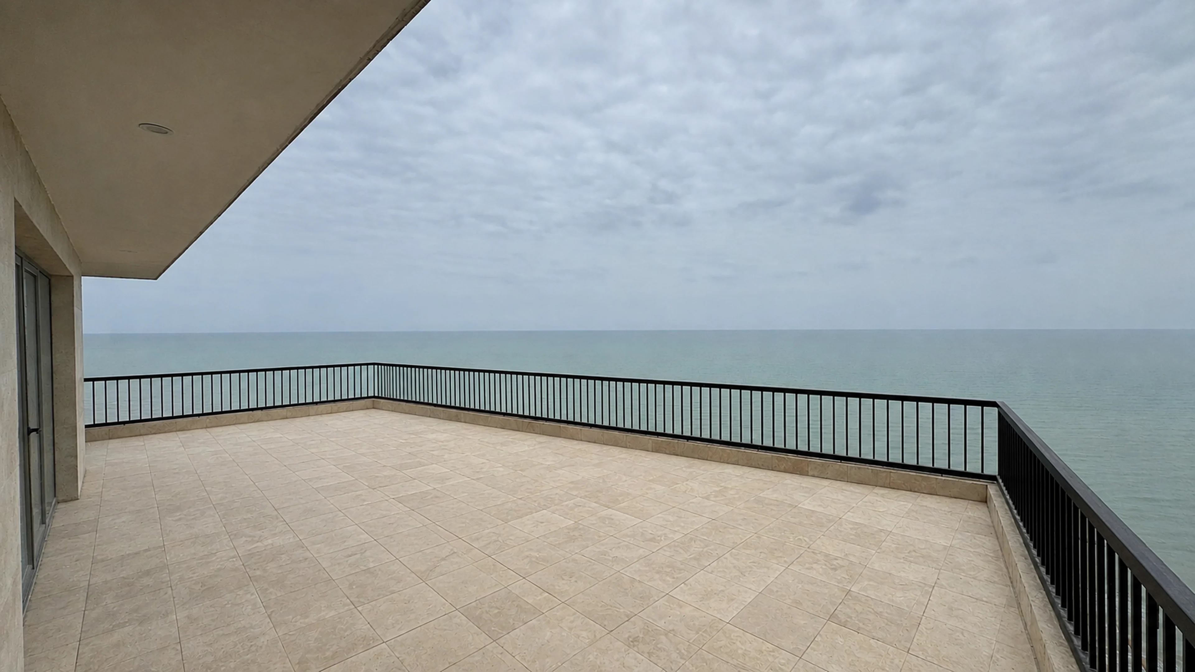 Penthouse 8 — before furnishing